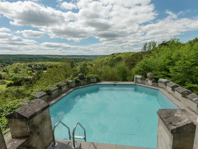 PoolOfHouse