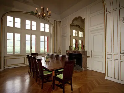 DiningRoom