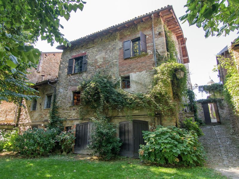 19350227-Schloss-4-Tagliolo Monferrato-800x600-1
