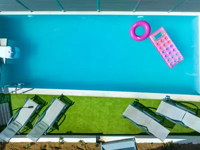 PoolOfHouse
