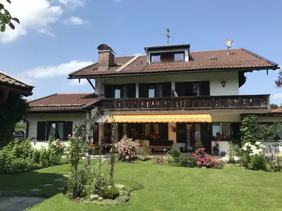 Haus von hinten,blick auf balkon Studio und kl. Fe