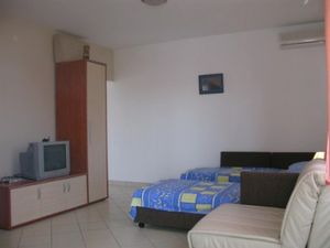 23932613-Studio-4-Barbat Na Rabu-300x225-1