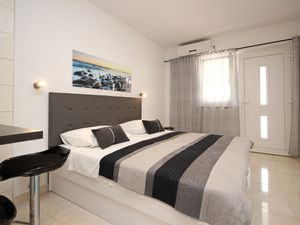 23934047-Studio-2-Baška-300x225-3