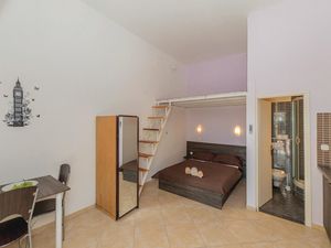 23731199-Studio-2-Biograd Na Moru-300x225-1