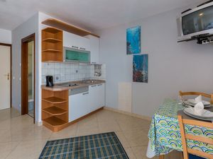 23941325-Studio-2-Crikvenica-300x225-2