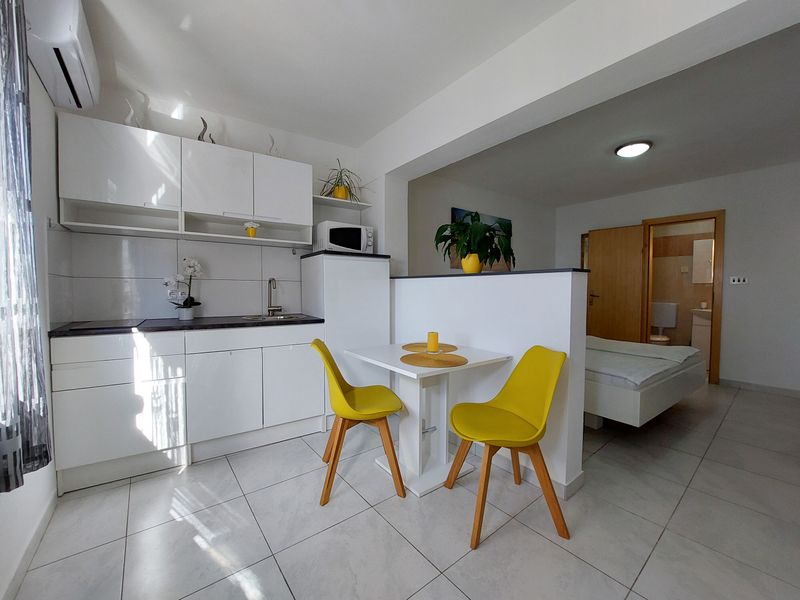 23946841-Studio-2-Crikvenica-800x600-0