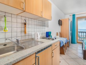 23728555-Studio-2-Crikvenica-300x225-2