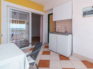 23928613-Studio-2-Crikvenica-300x225-2