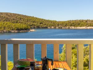 23946708-Studio-2-Hvar-300x225-4