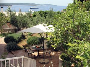 23931473-Studio-2-Hvar-300x225-5