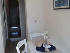 23933479-Studio-2-Hvar-300x225-2