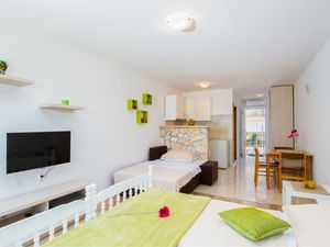 23942672-Studio-3-Jasenice-300x225-3