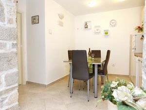 23930440-Studio-2-Kaštel Kambelovac-300x225-5