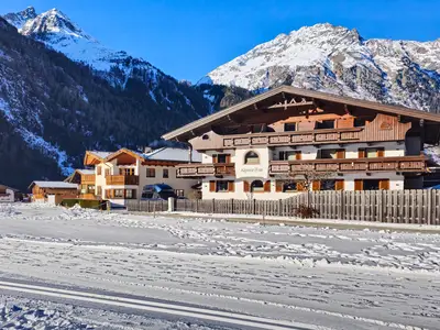 Außenansicht mit Loipe