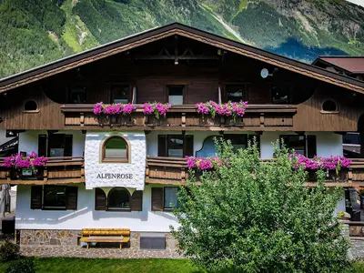 Außenansicht Appartements Alpenrose