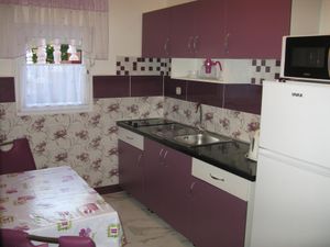 23933516-Studio-2-Lopar-300x225-3