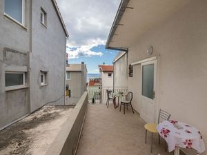 23940991-Studio-2-Makarska-300x225-5