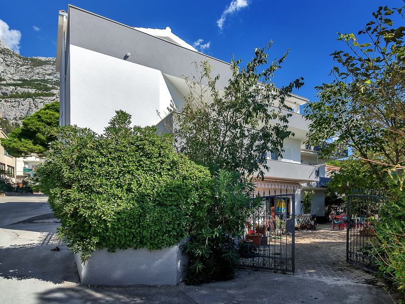 23929646-Studio-3-Makarska-800x600-0