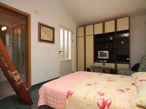 23930815-Studio-4-Makarska-300x225-4