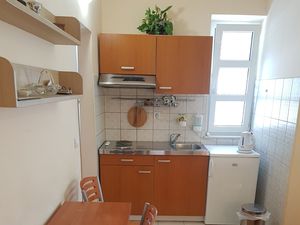 23932523-Studio-4-Makarska-300x225-2