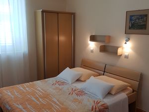 23932523-Studio-4-Makarska-300x225-3