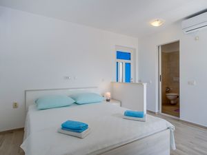 23933209-Studio-2-Mali Lošinj-300x225-4