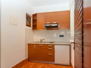 23927384-Studio-3-Mali Lošinj-300x225-1