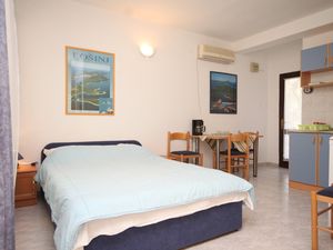 23929998-Studio-2-Mali Lošinj-300x225-3