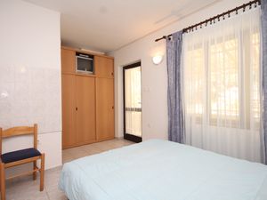 23929998-Studio-2-Mali Lošinj-300x225-4