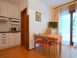 23934299-Studio-2-Malinska-300x225-4