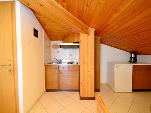 23941492-Studio-2-Novigrad-300x225-5