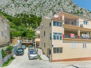 23946710-Studio-2-Omiš-300x225-4