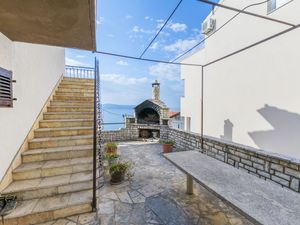 23943491-Studio-3-Omiš-300x225-3