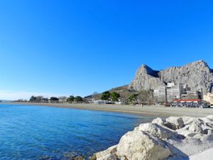 23942599-Studio-3-Omiš-300x225-5