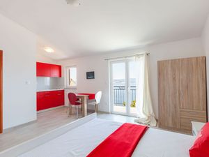 23932898-Studio-3-Omiš-300x225-4