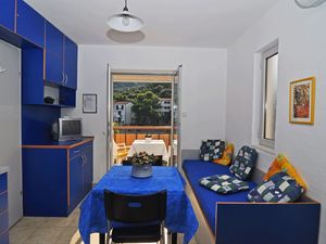 23930246-Studio-2-Pasadur-300x225-1