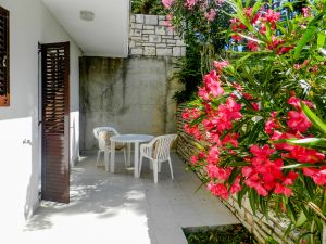 23941502-Studio-2-Rabac-300x225-1