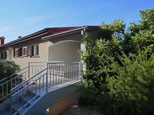 23945503-Studio-2-Rabac-300x225-3