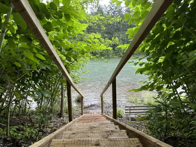 Treppe zum Fluss Gail