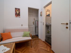 23931793-Studio-2-Rijeka-300x225-4