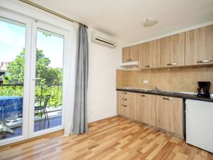 23941487-Studio-2-Rovinj-300x225-5