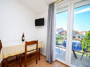 23941486-Studio-2-Rovinj-300x225-3