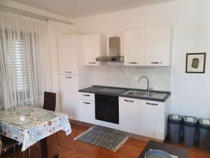 23946280-Studio-2-Rovinj-300x225-2