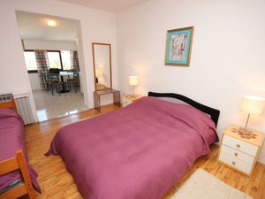 23929887-Studio-3-Rovinj-300x225-4