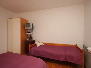 23929887-Studio-3-Rovinj-300x225-5