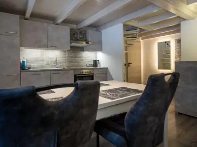 Apartment 7c