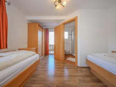 Chalet Alpina, St. Johann in Tirol 105 2. Schlafz