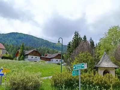 Anfahrt Blick von der Hauptstrasse