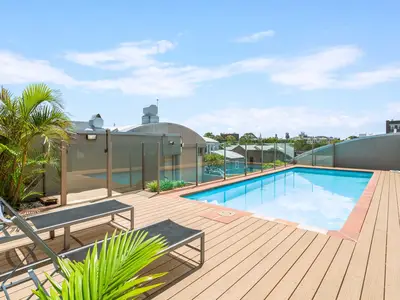 PoolOfHouse