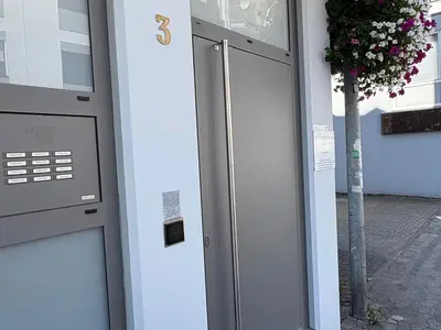 a527b223-f75b-405c-924f-2379256e7474